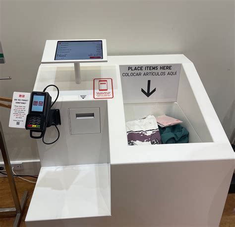 uniqlo rfid self checkout